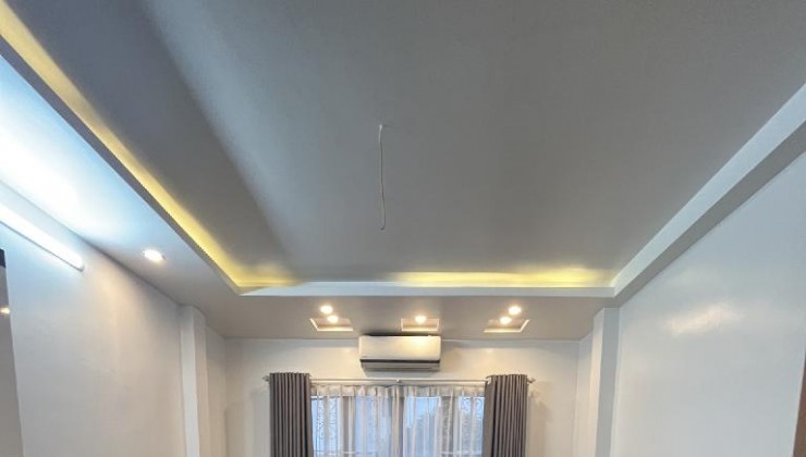 BÁN NHÀ PHỐ VĨNH HƯNG. GẦN Ô TÔ DT 30/32m2 5 tầng Ở sướng, SĐCC. chỉ 3 tỷ 680 triệu